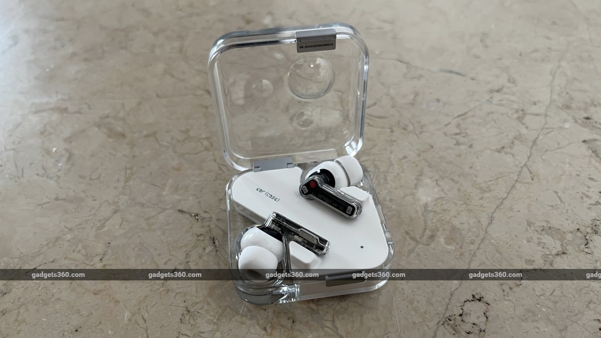 nothing ear 2 review case open Nothing