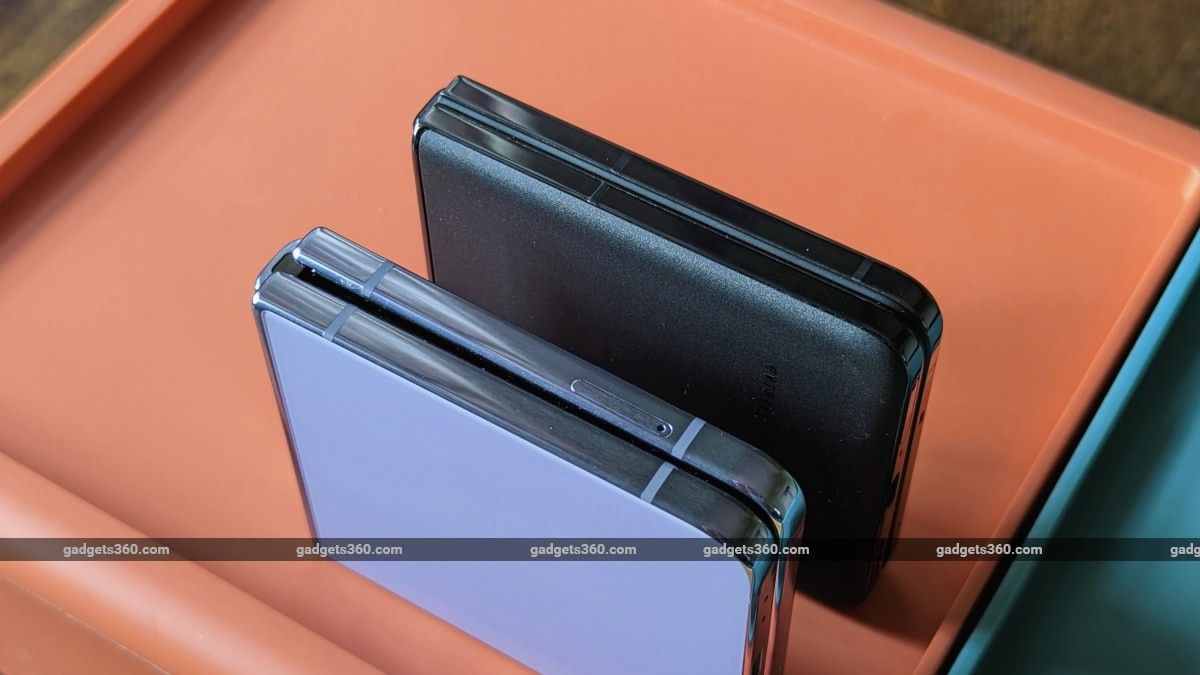 Oppo Find N2 Flip vs Samsung Galaxy Z Flip 4 design folded ndtv 