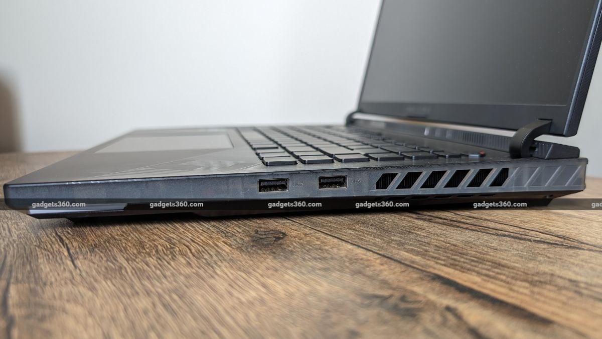 asus rog strix scar 16 2024 right asus-rog-strix-scar-16-2024-right