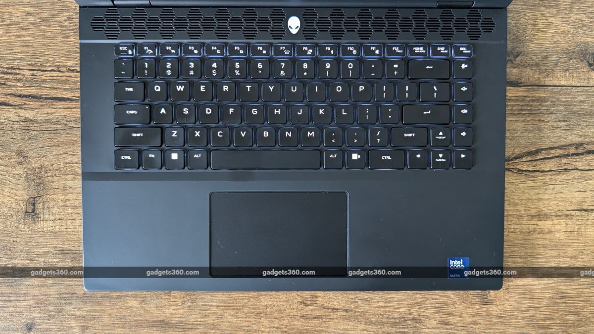 alienware m16 r2 review4 AlienwareM16R2 Alienware