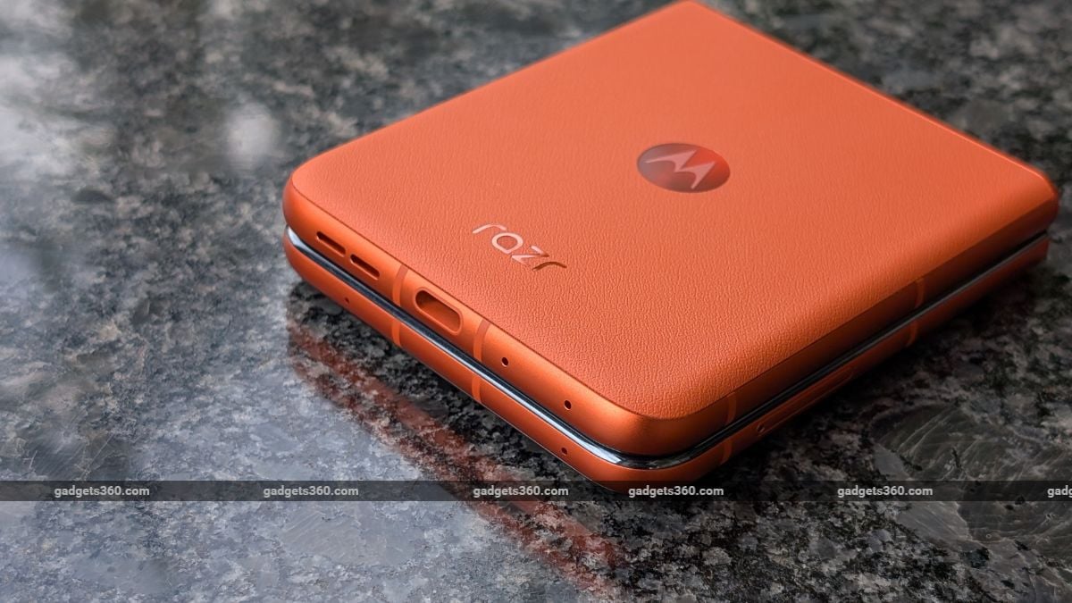 motorola razr 50 review11 MotorolaRazr50 Motorola